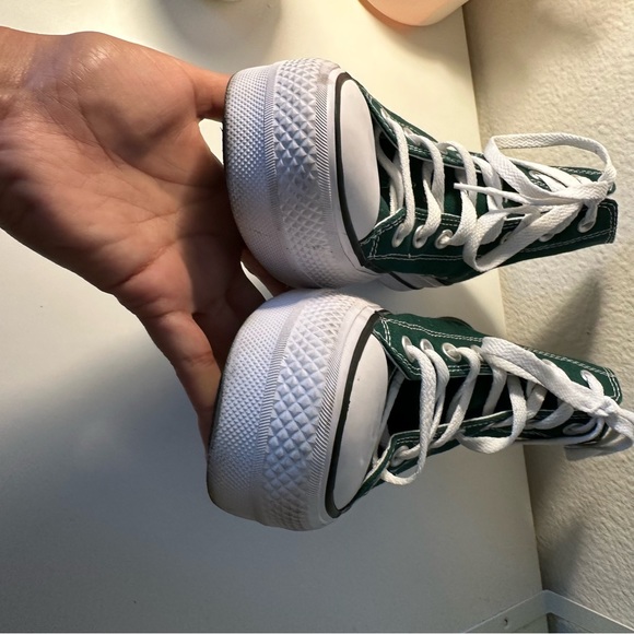 Size 7.5 women’s platform green converse - Picture 6 of 9